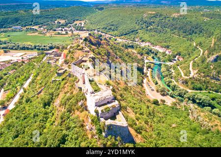 Forteresse Knin et vue aérienne sur la rivière Krka Banque D'Images