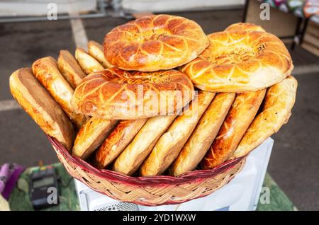 Appétissants pains plats ouzbeks du tandir Banque D'Images