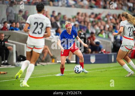 24 octobre 2024 : Jenna Nighswonger (5 ans) défenseur avec l'US WomenÕs Soccer en action contre l'Islande au stade Q2. Austin, Texas. Mario Cantu/CSM Banque D'Images