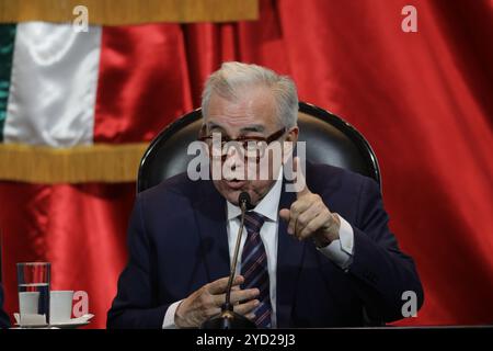 Non exclusif : le Gouverneur de l'Etat de Sinaloa, Ruben Rocha, s'exprimant lors de sa visite au Congrès mexicain dans le cadre de sa tournée de travail, , où Banque D'Images