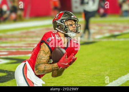 Tampa Bay, Floride, États-Unis, 21 octobre 2024, le récepteur Mike Evans #13 des Buccaneers de Tampa Bay fait un touchdown au Raymond James Stadium. (Photo Credi Banque D'Images