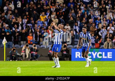 Porto, Portugal. 24 octobre 2024. Tiago Djalo du FC Porto célèbre un but avec ses coéquipiers lors du match MD3 de l'UEFA Europa League 2024/25 League phase entre le FC Porto et le TSG 1899 Hoffenheim à Estadio do Dragao. Score final : FC Porto 2:0 TSG 1899 Hoffenheim (photo de Diogo Baptista/SOPA images/Sipa USA) crédit : Sipa USA/Alamy Live News Banque D'Images