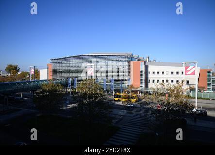 Dresde, Allemagne. 24 octobre 2024. Vue sur le terminal de l'aéroport international de Dresde. Crédit : Robert Michael/dpa/Alamy Live News Banque D'Images