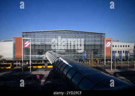 Dresde, Allemagne. 24 octobre 2024. Vue sur le terminal de l'aéroport international de Dresde. Crédit : Robert Michael/dpa/Alamy Live News Banque D'Images