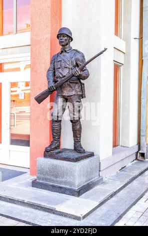 Samara, Russie - 25 mai 2019 : Sculpture d'un soldat de l'Armée Rouge Banque D'Images