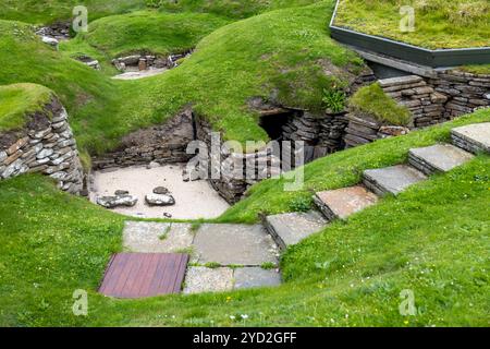 Vue sur le paysage de Skara Brae, un village néolithique vieux de 5 000 ans bien préservé sur le continent Orkney Island dans le nord de l'Écosse Banque D'Images