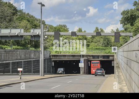 Tunnel de voiture, tunnel Tiergarten, entrée de Potsdamer Platz, Kemperplatz, Tiergartenstrasse, Tiergarten, Mitte, Berlin, Allemagne, Europe Banque D'Images