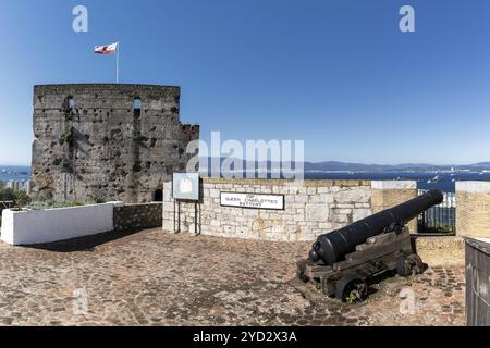 Gibraltar, Royaume-Uni, 27 avril 2024 : vue de la batterie de la reine Charlotte et du château mauresque sur le rocher de Gibraltar, en Europe Banque D'Images