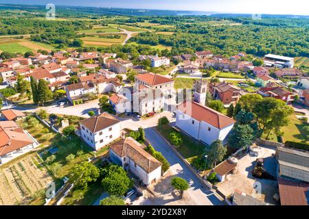 Village de Nova vas en Istrie vue aérienne Banque D'Images