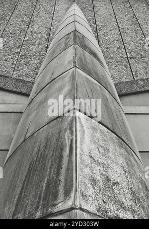 Résumé Architecture Brutaliste détail d'UN pont avec texture de Pebbledash Banque D'Images