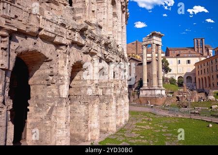 Rome. Ancien Théâtre Marcello et Temple d'Apollon Medicus Sosianus à Rome, ruines de l'ancienne ville éternelle Banque D'Images