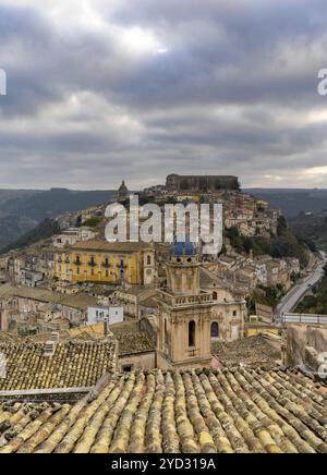 Raguse, Italie, 27 décembre 2023 : vue sur la vieille ville historique d'Ibla Raguse dans le sud-est de la Sicile, Europe Banque D'Images