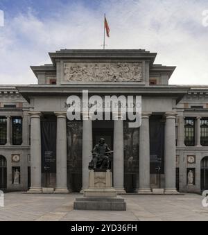 Madrid, Espagne, 6 avril 2024 : vue de l'entrée du Musée historique du Prado dans le centre de Madrid, Europe Banque D'Images