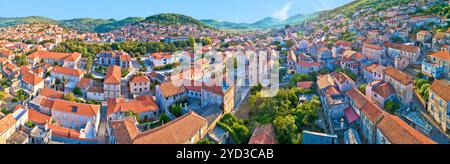 Blato sur l'île de Korcula. Ville historique de Blato de Korcula vue panoramique aérienne, Banque D'Images