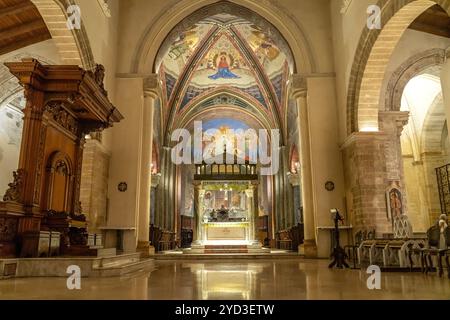 Altar der Kathedrale von Nardò oder Kathedralbasilika Mariä Himmelfahrt in Nardo, Apulien, Italien, Europa | Cathédrale de Nardo ou Basilique Cattedrale d Banque D'Images