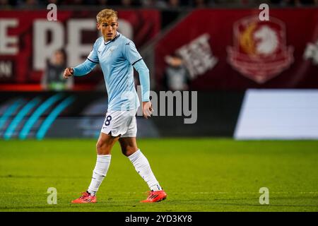 ENSCHEDE, PAYS-BAS - 24 OCTOBRE : Gustav Isaksen du SS Lazio se présente lors du match MD3 de la phase 2024/25 de l'UEFA Europa League entre le FC Twente et le SS Lazio au FC Twente Stadium le 24 octobre 2024 à Enschede, pays-Bas. (Photo de René Nijhuis/MB Media) Banque D'Images