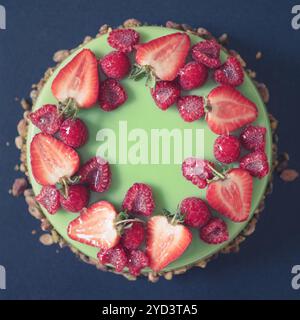 Gâteau d'anniversaire à la pistache Banque D'Images