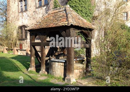 Fontaine historique de la Vorderburg (Schlitz) en Hesse, Allemagne Banque D'Images