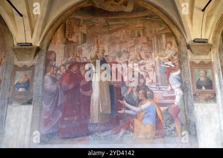 San Dominic ressuscite le neveu du Cardinal Orsini, fresco par Alessandro Fei dans le cloître de Santa Maria Novella Eglise Dominicaine Principal en Fl Banque D'Images