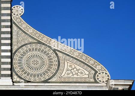 Détail de façade de l'église dominicaine de Santa Maria Novella à Florence, Italie Banque D'Images