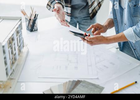 Architecte workingÂ sur le bureau, idées de projet de construction concept d'ingénieur d'architecture. Banque D'Images