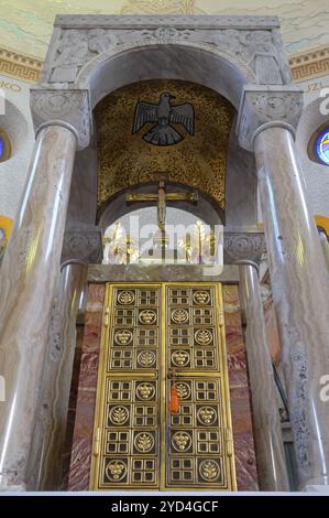 Tabernacle de l'autel principal à l'église Saint Blaise à Zagreb, Croatie Banque D'Images