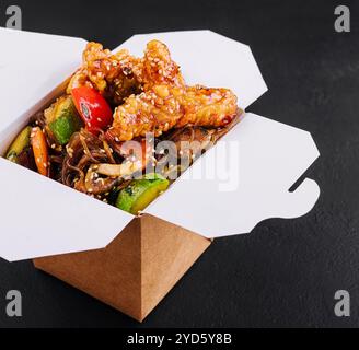 poulet asiatique en sauce aigre-douce Banque D'Images