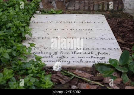 Tombe de Percy Bysshe Shelley dans le cimetière non catholique pour étrangers à Testaccio, Rome Italie Banque D'Images