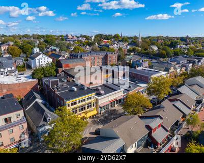 Bâtiments commerciaux historiques vue aérienne sur Thames Street dans le centre historique de Newport, Rhode Island RI, États-Unis. Banque D'Images