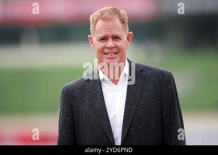 Shaun Maclean Pollock OIS est un commentateur de cricket sud-africain et ancien joueur de cricket pendant le premier jour test trois au Bangladesh et en Afrique du Sud Banque D'Images