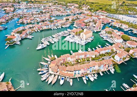 Vue aérienne de la marina du village de plaisance de Port Grimaud Banque D'Images