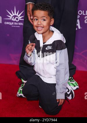 Santa Monica, États-Unis. 24 octobre 2024. SANTA MONICA, LOS ANGELES, CALIFORNIE, États-Unis - 24 OCTOBRE : Slash Electric Alexander Edwards (fils d'Alexander Edwards et d'Amber Rose) arrive à l'avant-première du tapis rouge « KOOZA » du Cirque du Soleil qui se tiendra à l'embarcadère de Santa Monica le 24 octobre 2024 à Santa Monica, Los Angeles, Californie, États-Unis. (Photo de Xavier Collin/image Press Agency) crédit : image Press Agency/Alamy Live News Banque D'Images
