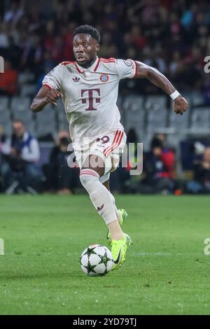 Barcelone, Espagne. 23 octobre 2024. Alphonso Davies (Bayern Muenchen #19), ESP, FC Barcelone - FC Bayern Muenchen, Fussball, Champions-League, 3. Spieltag, saison 2024/2025, 23.10.2024 Foto : Eibner-Pressefoto/Joerg Niebergall crédit : dpa/Alamy Live News Banque D'Images