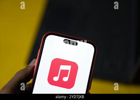 Dhaka, Bangladesh- 06 juin 2024 : le logo Apple Music est affiché sur le smartphone. Banque D'Images