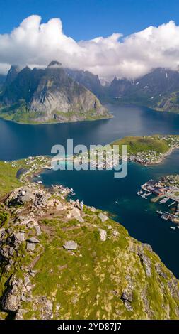 A Norwegian Fjords Majestic View, Reinebringen Lofoten Norway Banque D'Images