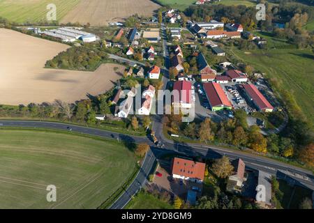 Dorf Stroga Der Ort Stroga BEI Großenhain im Landkreis Meißen Luftaufnahme mit einer Drohne Stroga Sachsen Deutschland *** village de Stroga le village de Stroga près de Großenhain dans le district de Meißen vue aérienne avec un drone Stroga Saxe Allemagne Daniel Wagner Banque D'Images