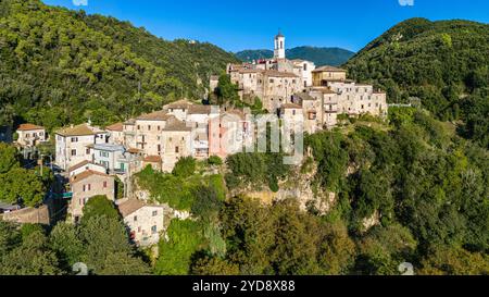 Le beau village de Rocchette, près de Torri à Sabina, dans la province de Rieti, Latium, Italie. Banque D'Images