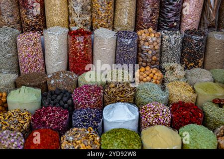 Variété d'épices et d'herbes sur Souq Muttrah Banque D'Images