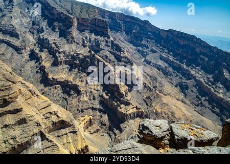 Jabal Shams, appelé Grand Canyon d'Arabie dans les montagnes de Hajar, au nord-est d'Oman au nord de la ville d'Al-Hamra Banque D'Images