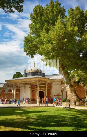 La porte de la félicité dans la deuxième cour du Palais de Topkapi, Istanbul Banque D'Images