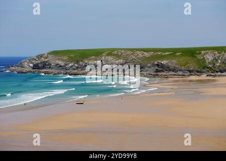 Pwhole point East et Holywell Beach près de Newquay depuis le sentier côtier du Sud-Ouest, Cornouailles du Nord, Angleterre, Royaume-Uni Banque D'Images