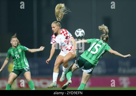 Varazdin, Croatie. 25 octobre 2024. Ana Maria Markovic de Croatie en action lors du premier match de qualifications supplémentaires pour le Championnat d'Europe de football féminin, entre la Croatie et l'Irlande du Nord, au stade Andjelko Herjavec, à Varazdin, Croatie, le 25 octobre 2024. Photo : Luka Batelic/PIXSELL crédit : Pixsell/Alamy Live News Banque D'Images