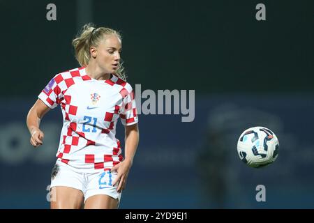 Varazdin, Croatie. 25 octobre 2024. Ana Maria Markovic de Croatie en action lors du premier match de qualifications supplémentaires pour le Championnat d'Europe de football féminin, entre la Croatie et l'Irlande du Nord, au stade Andjelko Herjavec, à Varazdin, Croatie, le 25 octobre 2024. Photo : Luka Batelic/PIXSELL crédit : Pixsell/Alamy Live News Banque D'Images