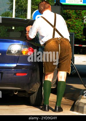 Pantalon en cuir traditionnel appelé lederhose Banque D'Images