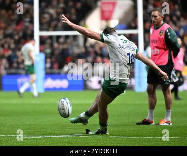 Ashton Gate, Bristol, Royaume-Uni. 25 octobre 2024. Gallagher Premiership Rugby, Bristol Bears contre Northampton Saints ; George Makepeace-Cubitt de Northampton Saints lance une conversion en 19e minute crédit : action plus Sports/Alamy Live News Banque D'Images