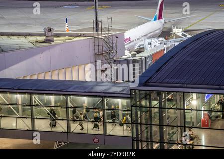 Abflugbereich, terminal 1 AM Flughafen Köln-Bonn, CGN, NRW, Deutschland, Flughafen Köln-Bonn *** zone des départs, terminal 1 de l'aéroport de Cologne Bonn, CGN, NRW, Allemagne, aéroport de Cologne Bonn Banque D'Images