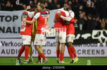 Kortrijk, Belgique. 25 octobre 2024. Abdoulaye Sissako de Kortrijk célèbre après avoir remporté un match de football entre KV Kortrijk et Beerschot va, vendredi 25 octobre 2024 à Kortrijk, le jour 12 de la saison 2024-2025 de la première division du championnat belge 'Jupiler Pro League'. BELGA PHOTO VIRGINIE LEFOUR crédit : Belga News Agency/Alamy Live News Banque D'Images