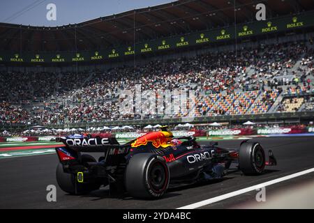 11 PEREZ Sergio (mex), Red Bull Racing RB20, action lors du Gran Premio de la Ciudad de Mexico 2024, 20e manche du Championnat du monde de formule 1 2024 du 25 au 27 octobre 2024 sur l'Autodromo Hermanos Rodriguez, à Mexico, au Mexique Banque D'Images