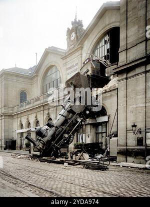 1895 , 22 octobre, PARIS , FRANCE : accident de train survenu à la gare MONTPARNASSE parisienne ( chemins de fer de l'Ouest ) côté place de Rennes ( aujourd'hui place du 18 juin 1940 ). Miraculeusement, il n'y a eu qu'une seule victime : la femme du marchand de journaux devant la gare qui, pour la première fois ce matin-là, remplaçait son mari malade. Photographe inconnu du magazine parisien illustré ' le Journal ', attribué à Albert Brichaut . COLORIS NUMÉRIQUE .- BELLE EPOQUE - HISTOIRE - FOTO STORICHE - CRASH - DISASTRO FERROVIARIO - INCIDENTE FERROVIARIO - ACCIDENT FERROVIAIRE - STAZIONE Banque D'Images