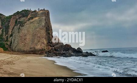 Point Dume Malibu California People on Cliffs and Beach Banque D'Images